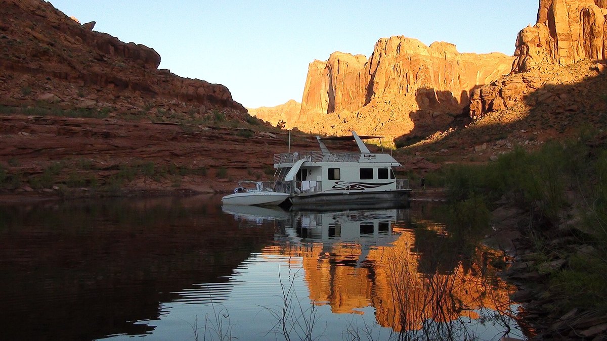 Lake Powell, Arizona: Antelope Point Houseboats