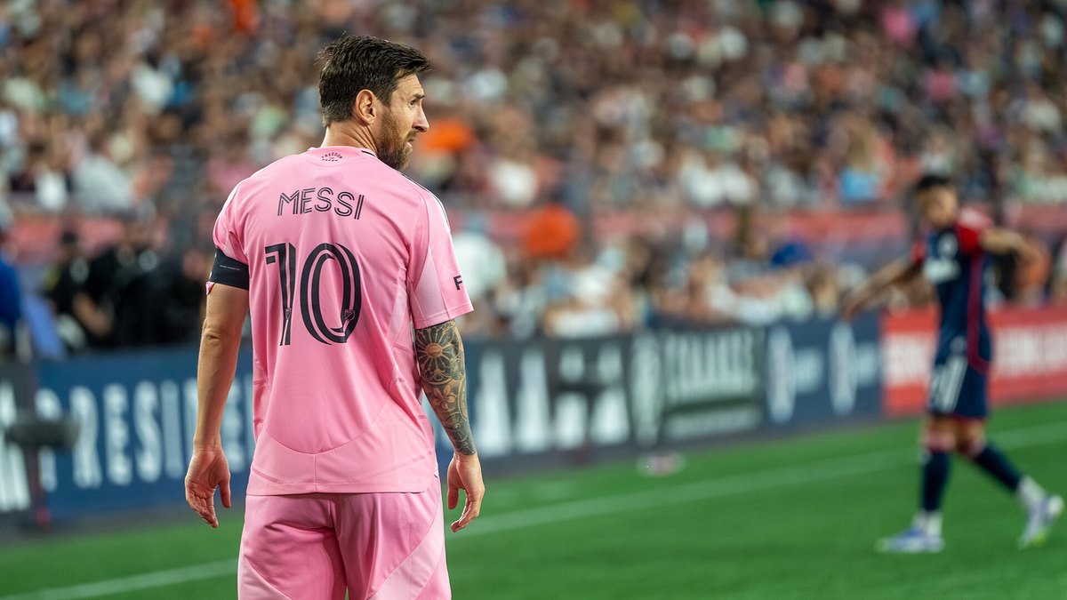 Lionel Messi in an Inter Miami pink number 10 shirt during an MLS match