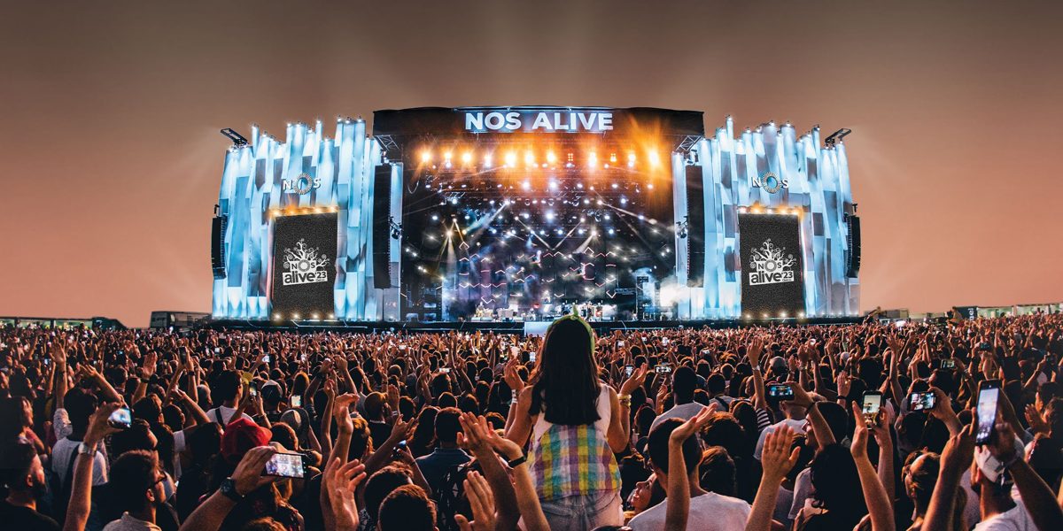 NOS Alive main stage at night