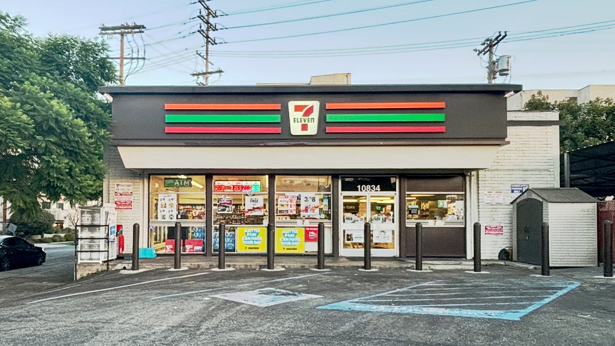 A 7-Eleven convenience store in West Los Angeles